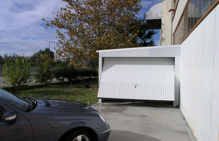 Roof garage doors